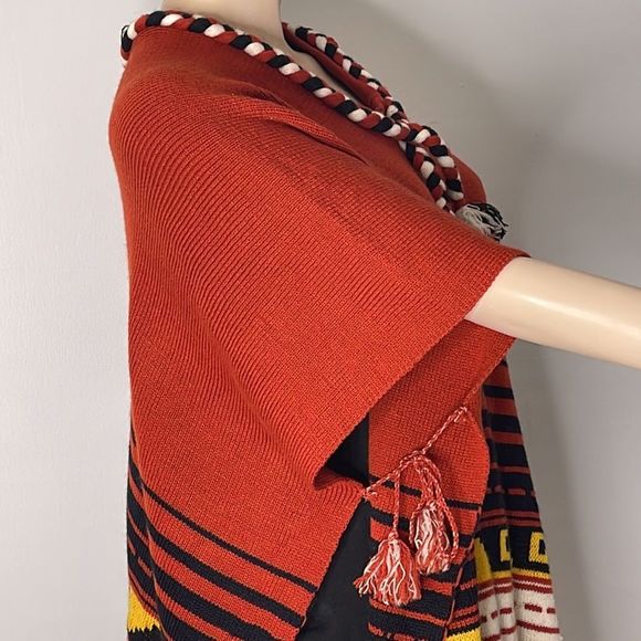 Vintage 70s Soft Knitted Boho Fringe Poncho - Picture 6 of 16